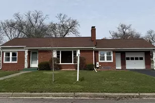 1302 Elmwood Ave, Jackson, MI 49203 - Photo 1