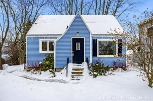 803 S Griffin St, Grand Haven, MI 49417 - Photo 1