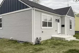 851 Kingsley Ave, Saint Joseph, MI 49085 - Photo 1