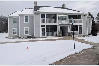 712 W Barrington Circle, Jackson, MI 49203 - Photo 1