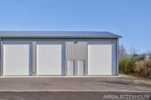 124 Veterans Dr, Holland, MI 49423 - Photo 1