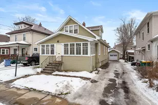 27 Phelps Ave, Battle Creek, MI 49015 - Photo 1