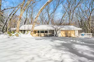 2702 Mockingbird Dr, Kalamazoo, MI 49008 - Photo 1