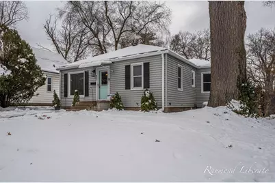 825 Spring Avenue NE, Grand Rapids, MI 49503 - Photo 1