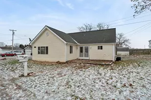 321 Ackerson Lake Dr, Jackson, MI 49201 - Photo 1
