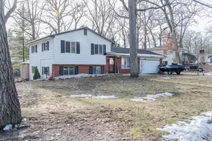 1175 Westlake Woods Dr, Battle Creek, MI 49037 - Photo 1