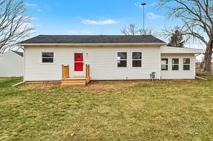 1048 S Kalamazoo Ave, Marshall, MI 49068 - Photo 1