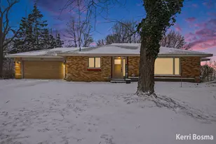 867 Paw Paw Dr, Holland, MI 49423 - Photo 1