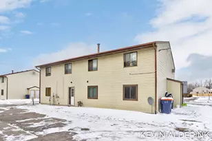 1144 Country Ln, Holland, MI 49423 - Photo 1