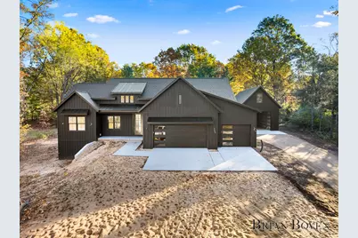 7650 Courtland Drive NE, Rockford, MI 49341 - Photo 1