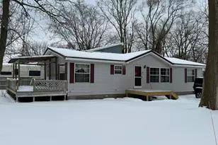 2247 Madalene Ave, Muskegon, MI 49442 - Photo 1