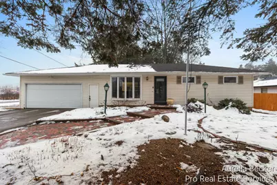 17 Sunset Hills Avenue NW, Grand Rapids, MI 49534 - Photo 1