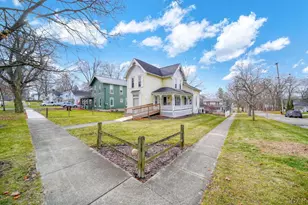 300 Grove St, Hudson, MI 49247 - Photo 1