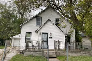 2611 Hazelwood Ave, Saginaw, MI 48601 - Photo 1