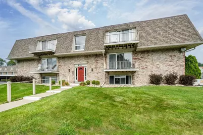 3626 Lakeshore Dr K9 #9, Saint Joseph, MI 49085 - Photo 1