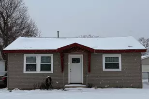 33 Wavell St SE, Grand Rapids, MI 49548 - Photo 1