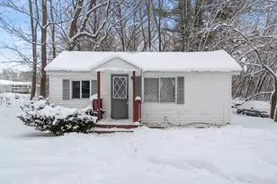 654 Vernon St, Allegan, MI 49010 - Photo 1