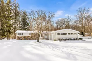 33 Shortridge Rd, Battle Creek, MI 49015 - Photo 1