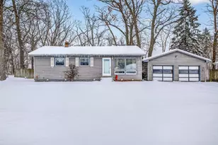 1719 Southland Dr, Muskegon, MI 49442 - Photo 1