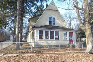 660 Pearl St, Benton Harbor, MI 49022 - Photo 1