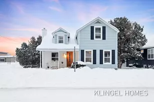 326 South St, Spring Lake, MI 49456 - Photo 1