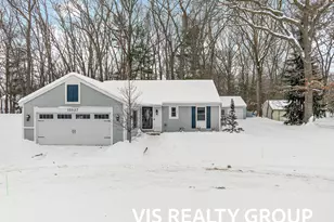 15027 152nd Ave, Grand Haven, MI 49417 - Photo 1