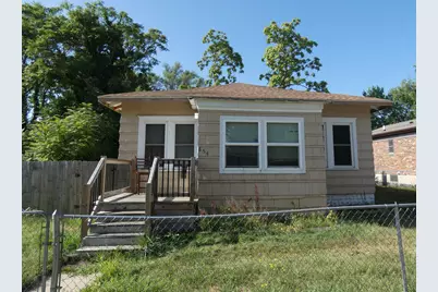 864 Highland Avenue, Benton Harbor, MI 49022 - Photo 1