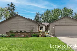 661 Twin Lakes Dr NE, Grand Rapids, MI 49525 - Photo 1