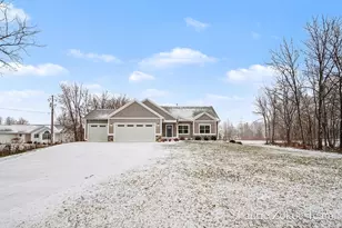 671 Leonard St NW, Grand Rapids, MI 49534 - Photo 1