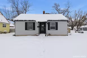 38 Leroy St SW, Grand Rapids, MI 49548 - Photo 1