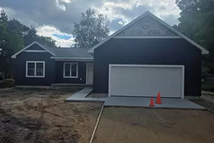 638 Willow St, Howard City, MI 49329 - Photo 1