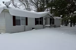 609 Carr Rd, Muskegon, MI 49442 - Photo 1