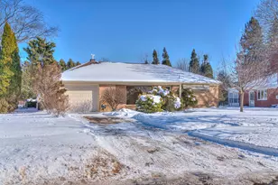 1031 S Durand St, Jackson, MI 49203 - Photo 1