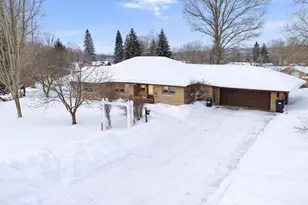 908 N Taffee Dr, Hastings, MI 49058 - Photo 1