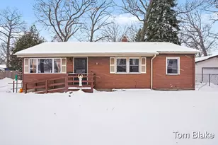 1736 Montague Ave, Muskegon, MI 49441 - Photo 1