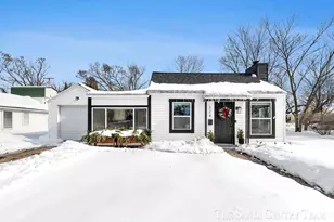 224 S Griffin St, Grand Haven, MI 49417 - Photo 1