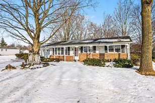 718 S Douglas Ave, Three Rivers, MI 49093 - Photo 1
