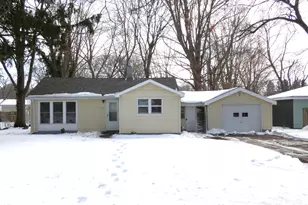 478 Gary Ave, Benton Harbor, MI 49022 - Photo 1