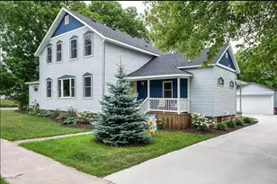 624 Erie St, South Haven, MI 49090 - Photo 1