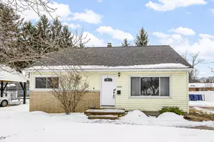 1059 W Summit Ave, Muskegon, MI 49441 - Photo 1