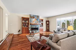 1134 S Lakeside Dr S, Battle Creek, MI 49015 - Photo 1