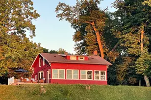 44096 Woodman Dr, Paw Paw, MI 49079 - Photo 1