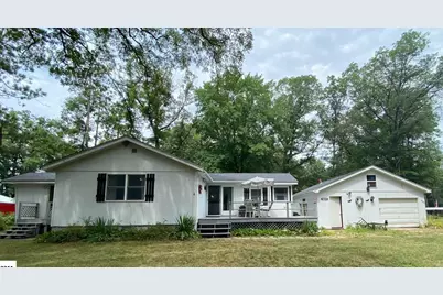 2291 W 22nd Street, Fremont, MI 49412 - Photo 1