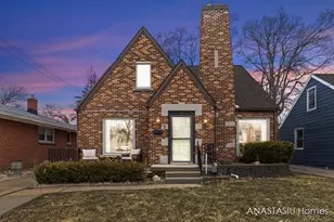 9 Wallinwood Ave NE, Grand Rapids, MI 49503 - Photo 1