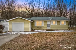 226 W Nelson St, Hastings, MI 49058 - Photo 1
