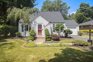 631 N Linden St, Marshall, MI 49068 - Photo 1