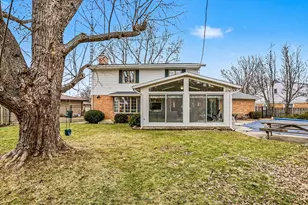 422 Briar Ct, Saint Joseph, MI 49085 - Photo 1