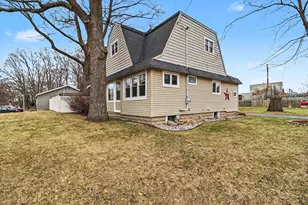 802 N Emily St, Ludington, MI 49431 - Photo 1