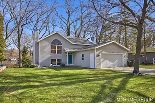 641 Pineview Dr, Holland, MI 49424 - Photo 1