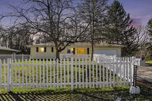 341 Algonquin St, Battle Creek, MI 49037 - Photo 1